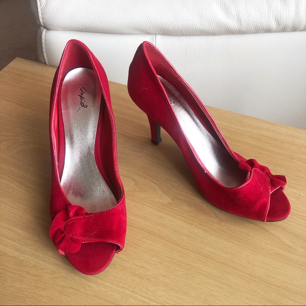 Qupid Size 9 Red Velvet Suede Peep Toe Heels